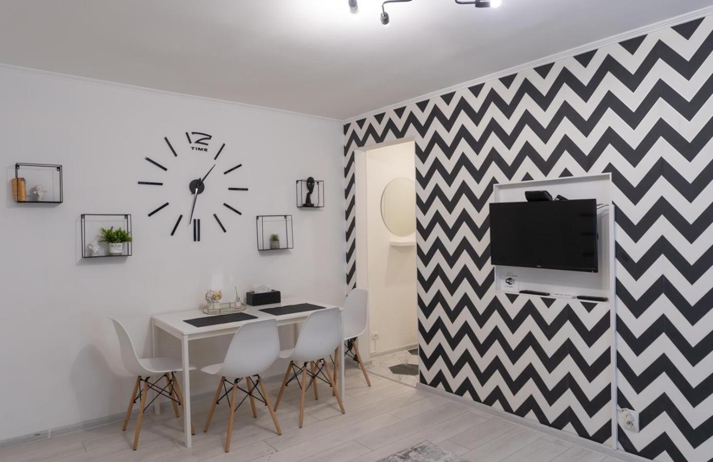 Flat 24 On Lesi Ukrainki 12 With 1 Bedroom Kyjev Exteriér fotografie